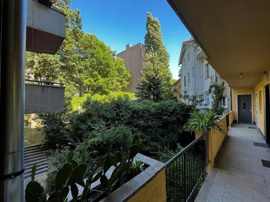 Renovated Stylish Flat At The Castle&Metro Appartement Boedapest Buitenkant foto